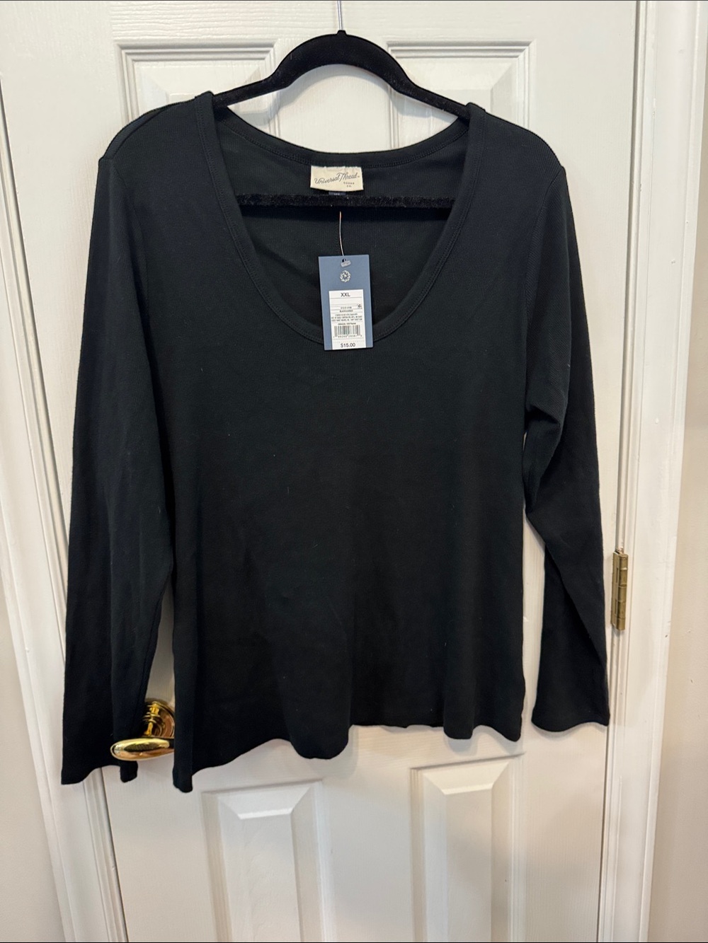 Universal Thread Women's Black Long Sleeve Scoop Neck Top